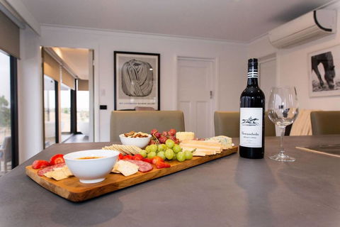 Belisi Farmstay Cottage - Holiday Cairns 8