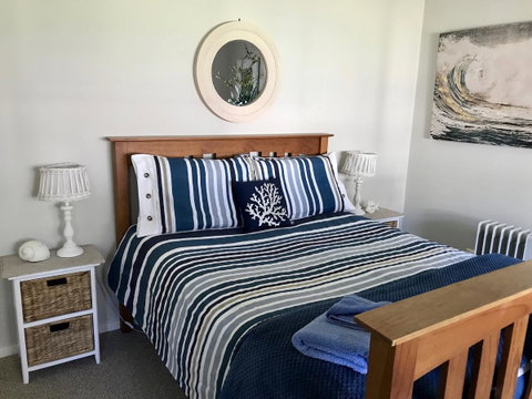 Lakeview Cottage - Holiday Cairns 4