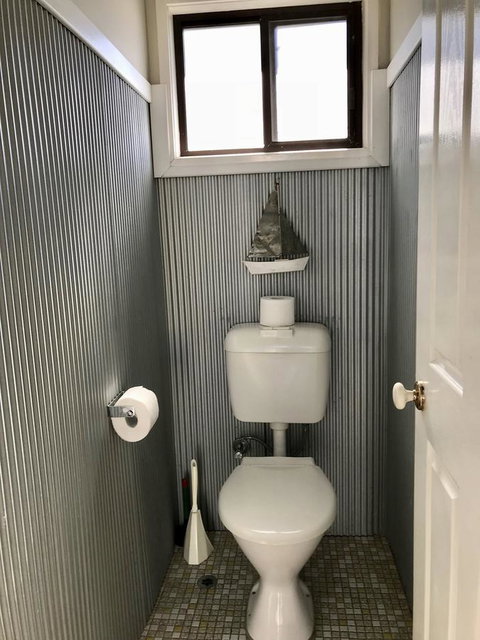 Lakeview Cottage - Holiday Cairns 7