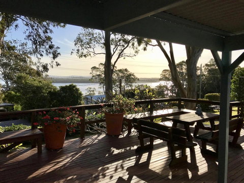Lakeview Cottage - Holiday Cairns 5