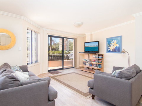 Millennium 102 With Pool In Complex - Holiday Cairns 7