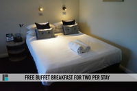 Book Bathurst Accommodation Vacations Holiday Cairns Holiday Cairns