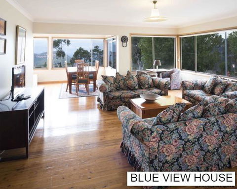 Villa Blue - Holiday Cairns 1