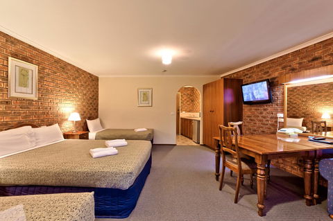 Hume Country Motor Inn - Holiday Cairns 40