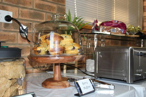 Hume Country Motor Inn - Holiday Cairns 8