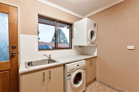 Hume Country Motor Inn - Holiday Cairns 26