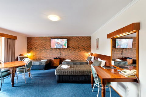 Hume Country Motor Inn - Holiday Cairns 32