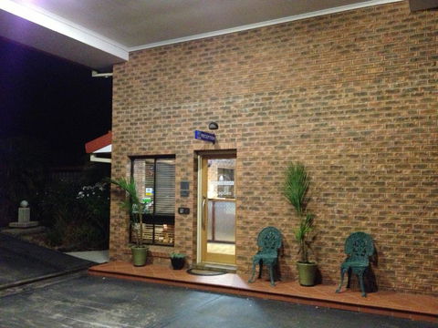 Hume Country Motor Inn - Holiday Cairns 25
