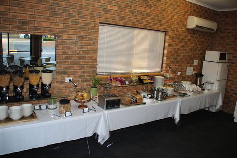 Hume Country Motor Inn - Holiday Cairns 7