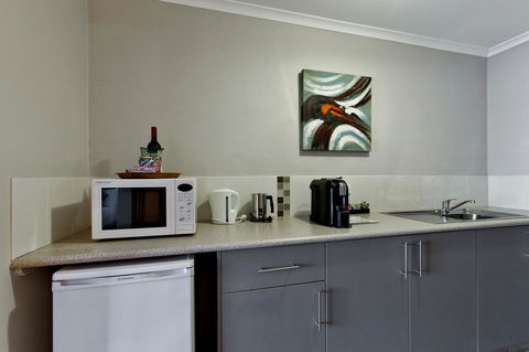 Hume Country Motor Inn - Holiday Cairns 37