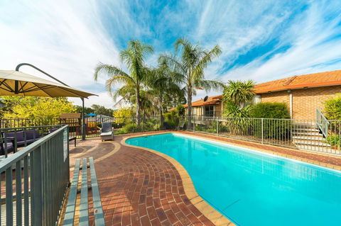 Hume Country Motor Inn - Holiday Cairns 6