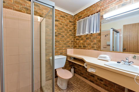 Hume Country Motor Inn - Holiday Cairns 41