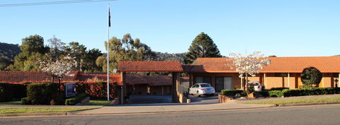Hume Country Motor Inn - Holiday Cairns 11