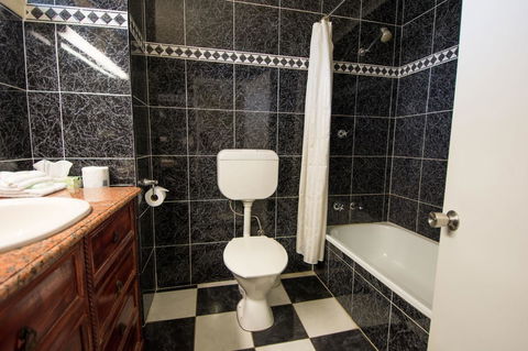 Elkira Court Motel - Holiday Cairns 15