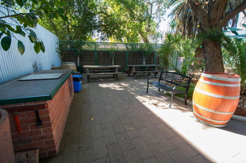 Elkira Court Motel - Holiday Cairns 1