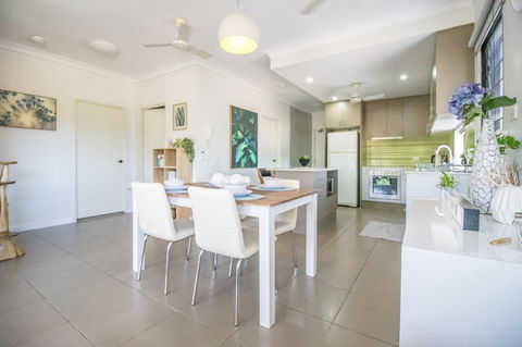ZEN QUEST - The NOMADS PAD Near Nightcliff Markets & Sunset Foreshore - Holiday Cairns 13