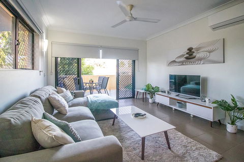 ZEN QUEST - The NOMADS PAD Near Nightcliff Markets & Sunset Foreshore - Holiday Cairns 2