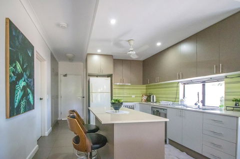 ZEN QUEST - The NOMADS PAD Near Nightcliff Markets & Sunset Foreshore - Holiday Cairns 27