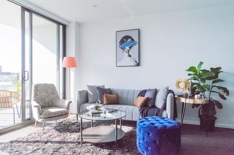 Highgate Executive Apartment City Walk Canberra - Holiday Cairns 1