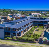 Lennox Holiday Apartments - Holiday Cairns