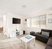 Bombora  Fingal Bay - Holiday Cairns