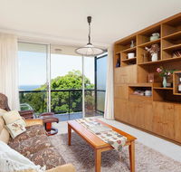 Bondi Apt. for 4 with Panoramic Ocean and Park Views - Holiday Cairns