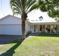 Bonito' 26 Bonito Street - pet friendly housewith aircon - Holiday Cairns