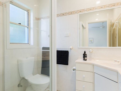 Bonito', 26 Bonito Street - Pet Friendly Housewith Aircon - Holiday Cairns 2