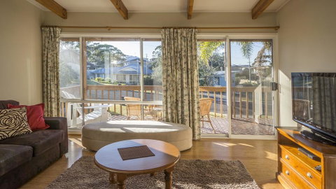 Boomer Crescent 5 Kioloa - Holiday Cairns 1