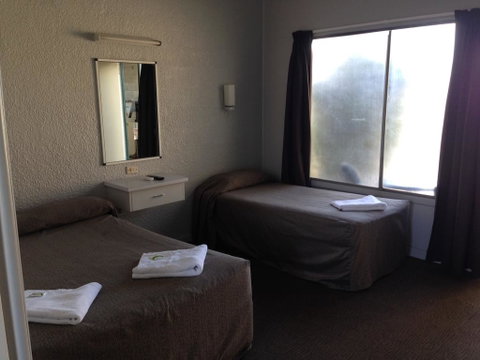 Boomerang Hotel - Holiday Cairns 3