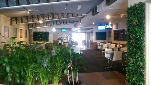 Boomerang Hotel - Holiday Cairns 1