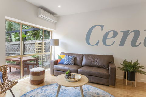 Boutique Stays - Central Park, South Melbourne Townhouse - Holiday Cairns 3