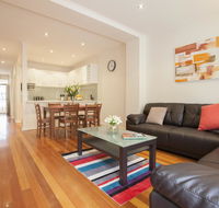 Boutique Stays - Melrose Terrace Townhouse in North Melbourne - Holiday Cairns