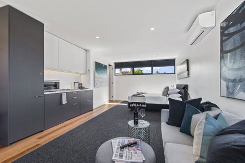 Brand New Beachside Studio Apartment - Holiday Cairns 1