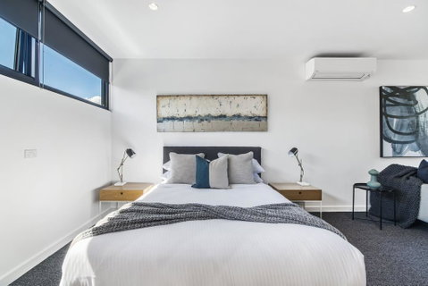 Brand New Beachside Studio Apartment - Holiday Cairns 2