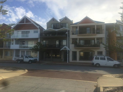 Breakwater Short Stay - Holiday Cairns 0