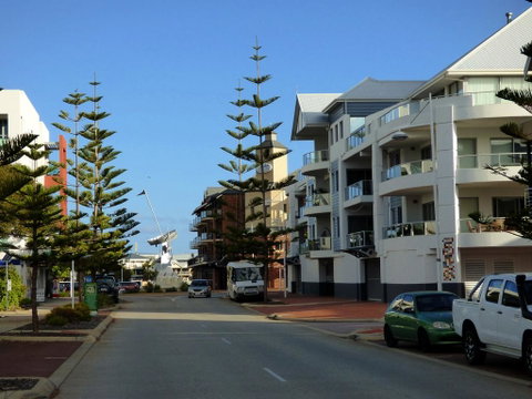 Breakwater Short Stay - Holiday Cairns 2