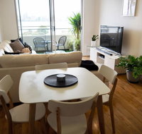 Breathtaking River  City Views Free Parking  WiFi - Holiday Cairns
