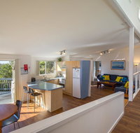 Breeze in Mollymook Beach - Holiday Cairns