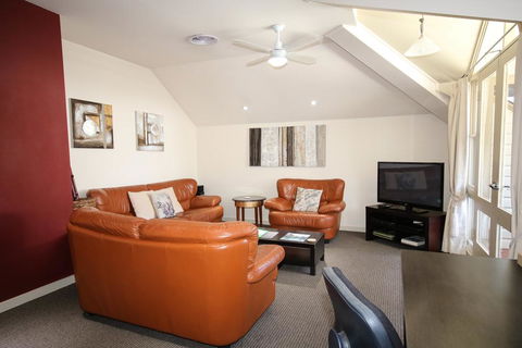 Briars Country Lodge - Holiday Cairns 3