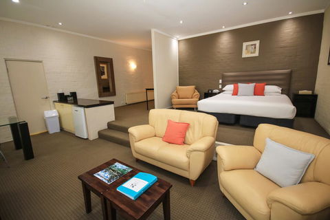 Briars Country Lodge - Holiday Cairns 1