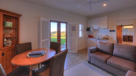 Bridle Guesthouse - Holiday Cairns 0
