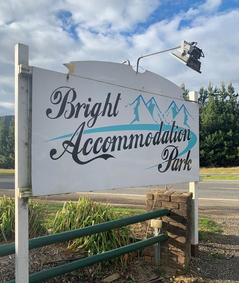 Bright Accommodation Park - Holiday Cairns 3