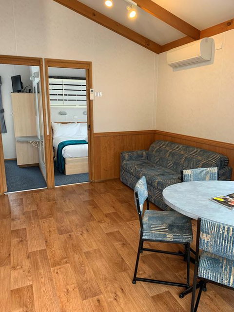 Bright Accommodation Park - Holiday Cairns 1