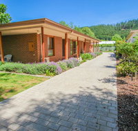 Bright Country Home - Holiday Cairns