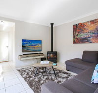 Bright Delight - Modern Luxury - Holiday Cairns