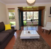 Bright Highland Valley Cottages - Holiday Cairns