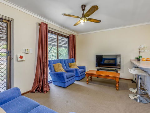 Bright, Neat & Convenient House - Holiday Cairns 0