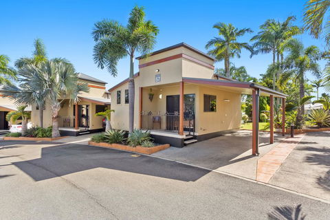 Brisbane Holiday Village - Holiday Cairns 1