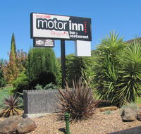 Bristol Hill Motor Inn  Peppa's Licensed Restaurant - Holiday Cairns